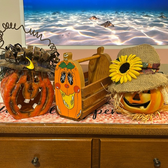 Halloween Lot - Picture 1 of 1